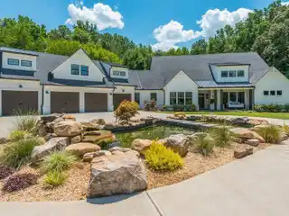 Immaculate Home Full of Upgrades