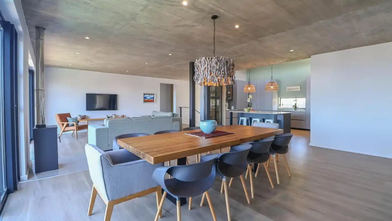 Spacious and Versatile Modern Home