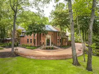 Statement Home in the Gardens of River Oaks