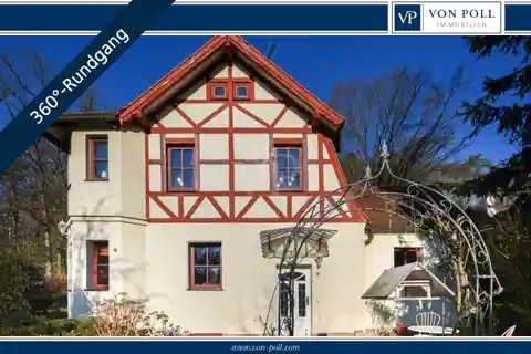 Half-timbered House on the Edge of the Forest – Collector's Item with Large Plot