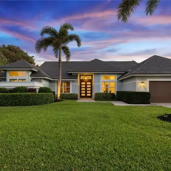MOVE-IN READY HOME IN THE HEART OF PELICAN BAY