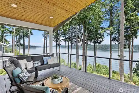 Custom Modern Craftsman with Sweeping Views