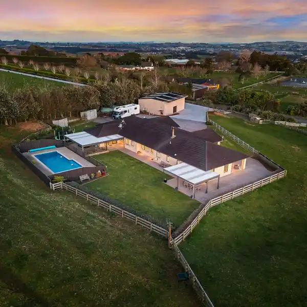 BRILLIANTLY EQUIPPED INDOOR-OUTDOOR ENTERTAINER