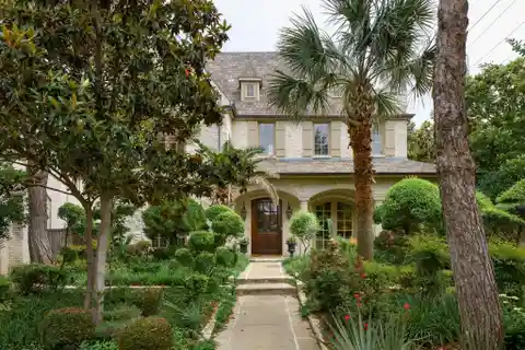 Elegant Home with Pool and Game Room