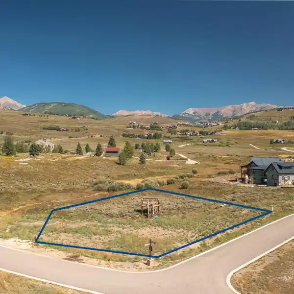 AMAZING BUILDING SITE