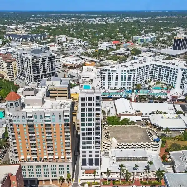 PENTHOUSE LUXURY AT THE DEMARCAY