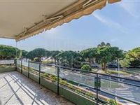 BEAUTIFUL RECENTLY RENOVATED APARTMENT