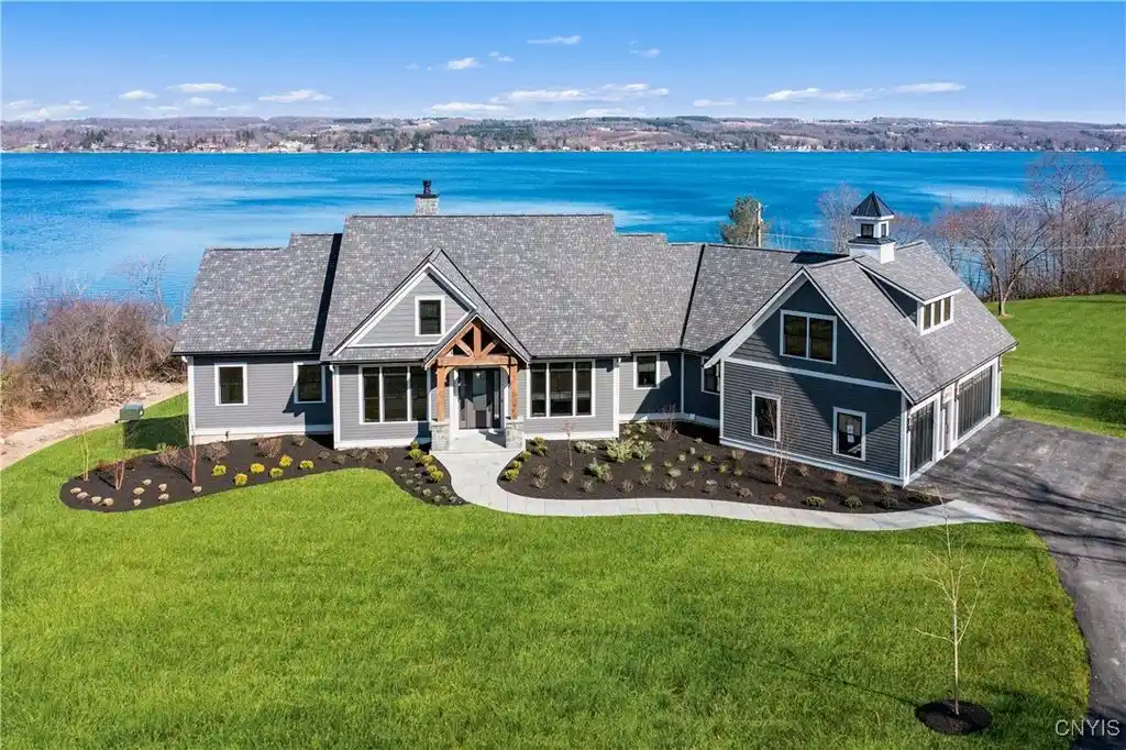 Exquisite Luxury Lake House