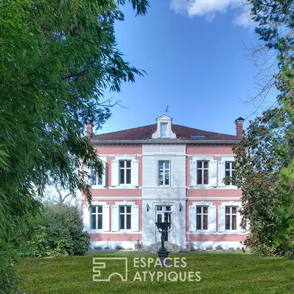 HISTORIC FOREST RETREAT NEAR LANDES BEACHES