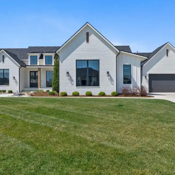 IMMACULATE HOME - THE TOTAL PACKAGE