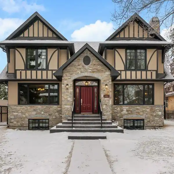 MAGNIFICENT HOME IN THE PRESTIGIOUS ROXBORO COMMUNITY