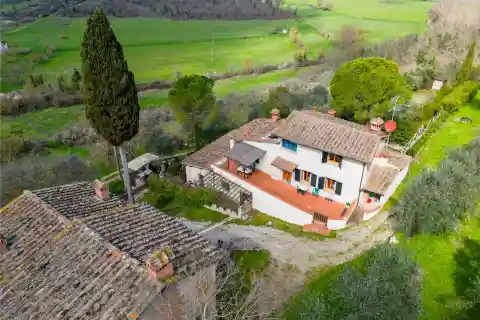 Beautiful Property Situated on the Hills of Florence