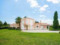 RECENTLY RENOVATED VILLA WITH POOL