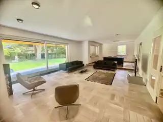 Detached Home Right Next to the Bunten Garten