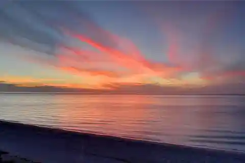 Tastefully Updated Condo in the Ultimar