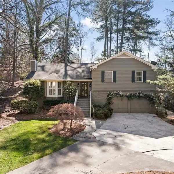 CHARMING HOME IN THE HEART OF VININGS