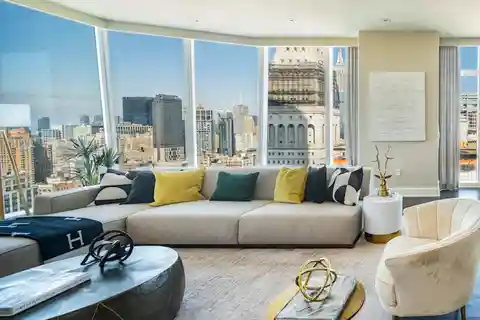Sweeping City Views Meet Modern Luxury Living