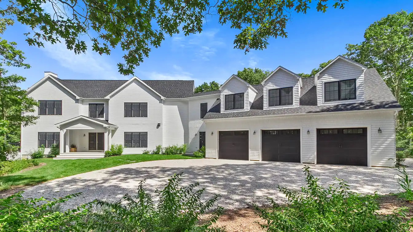 Wonderfully-appointed Compound Offering Exceptional Privacy