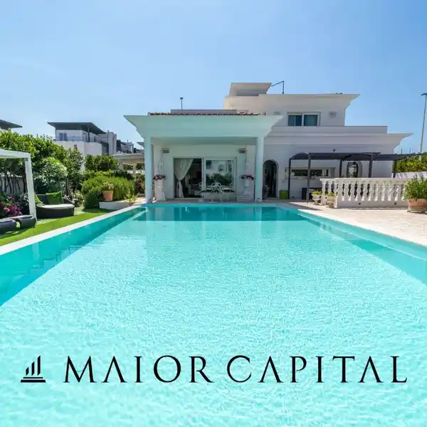 LAVISH VILLA IN A CENTRAL LOCATION IN OLBIA