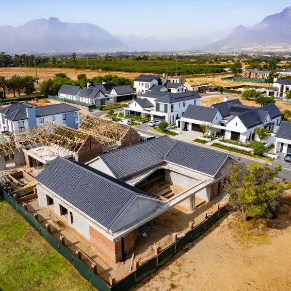 STUNNING HOME IN THE ACRES AT PEARL VALLEY