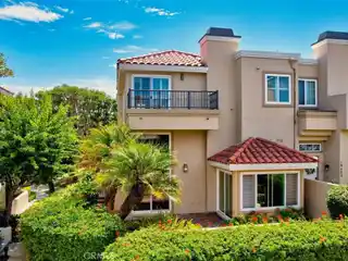 Beautiful Townhome in Seacliff on the Greens