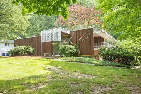 Mid-century Modern Architectural Gem