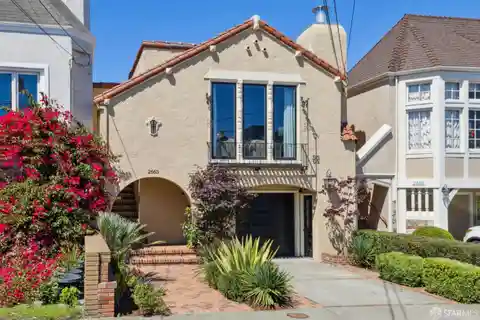 Mediterranean-Style Center Patio Residence