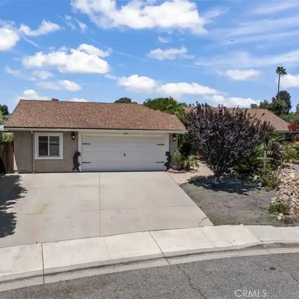 BEAUTIFULLY MAINTAINED SINGLE-STORY HOME ON A SPACIOUS LOT