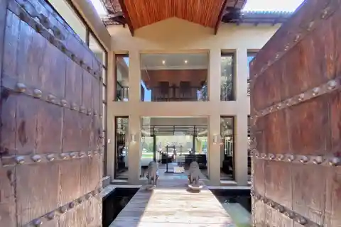 Boutique-inspired Elegance in a Prestigious Setting