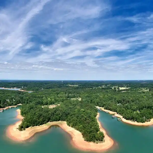 DOUBLE PENINSULA LOT ON LAKE HARTWELL