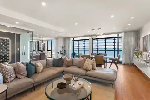 Whole-floor Oceanfront Apartment