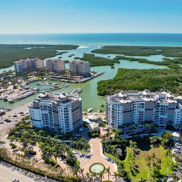 SLEEK CONTEMPORARY RESIDENCE AT AQUA AT PELICAN ISLE