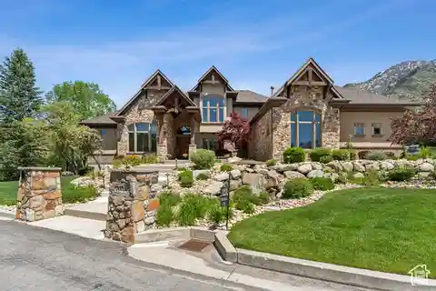 Luxury Estate in Prestigious Pepperwood