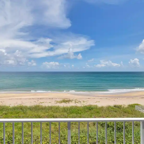EXTRAORDINARY DIRECT OCEANFRONT PENTHOUSE
