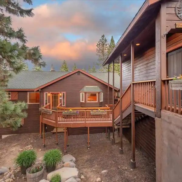 CRAFTSMAN BEAUTY WITH FOREST AND LAKE VIEWS