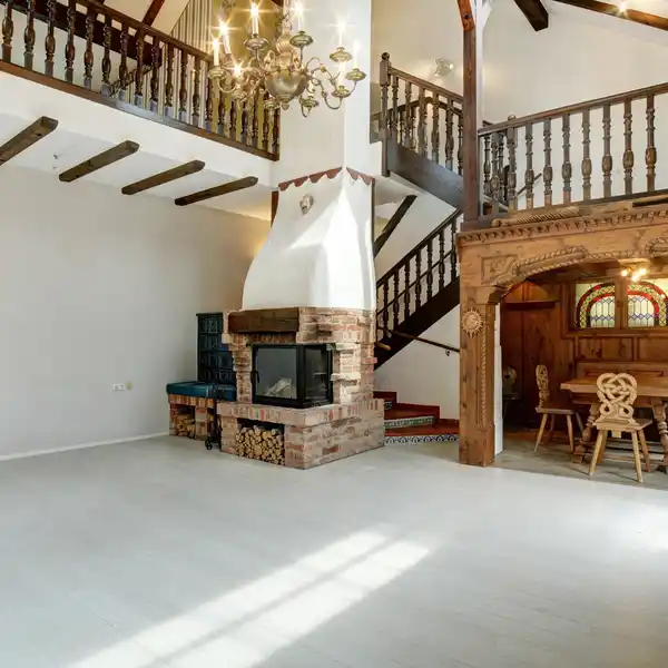 EXCEPTIONAL HOME ON SPACIOUS PROPERTY