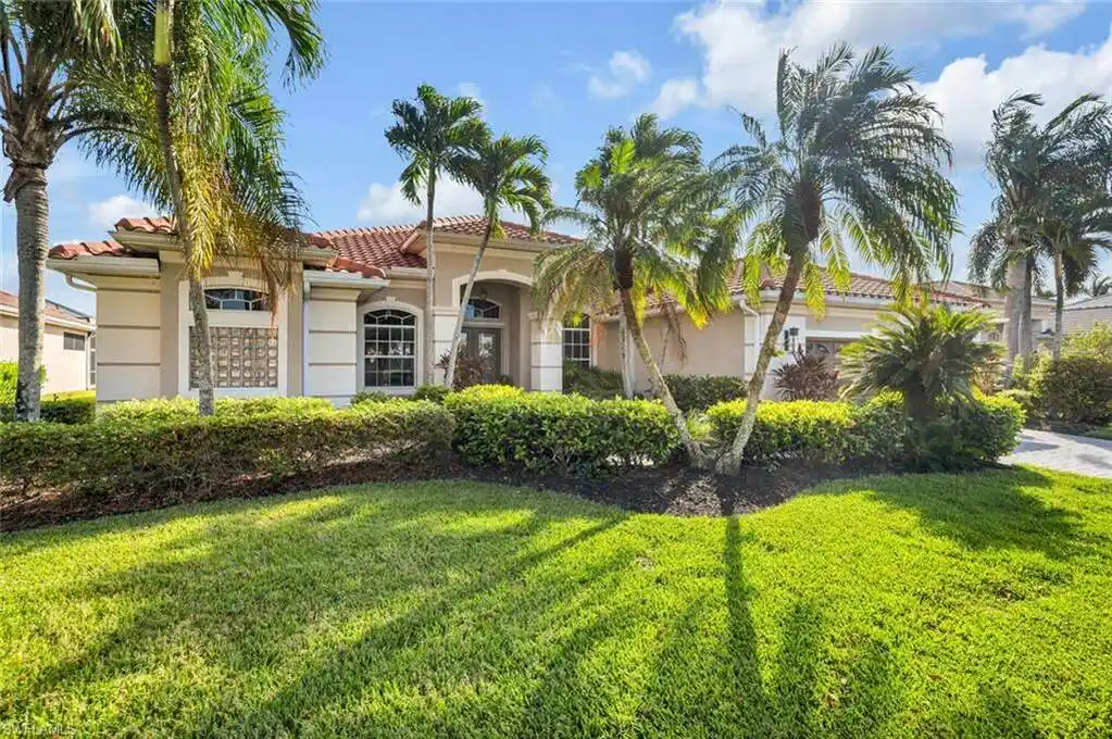 Perfect Sandpiper Model on Cerromar Drive