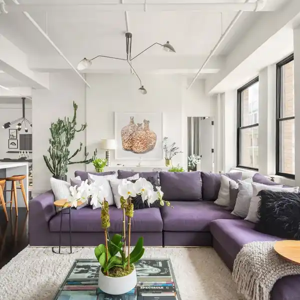 BEAUTIFUL DESIGNER LOFT WITH PRIVATE STORAGE AND OFFICE