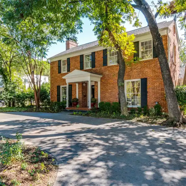 TIMELESS TRADITIONAL HOME WITH MODERN UPDATES