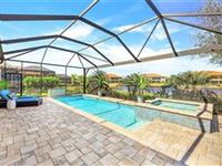 LIVE A VACATION LIFESTYLE IN ESPLANADE