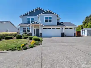 Cedarhome Beauty with Spacious Modern Layout