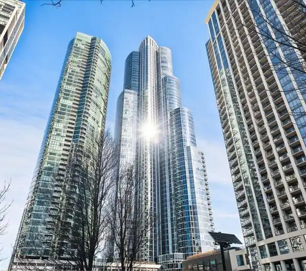 SOPHISTICATED LIVING WITH INCREDIBLE VIEWS