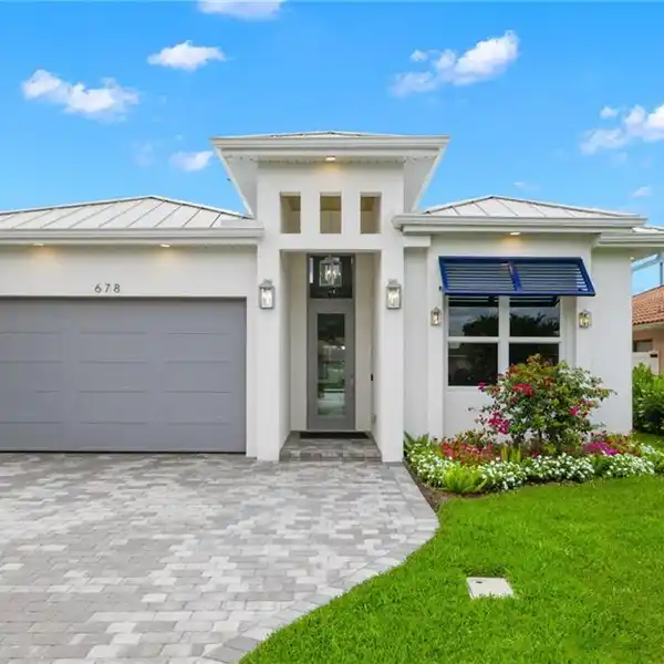 SPECTACULAR NEW CONSTRUCTION IN NAPLES PARK