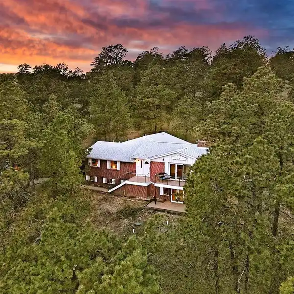 LOOKOUT MOUNTAIN GEM