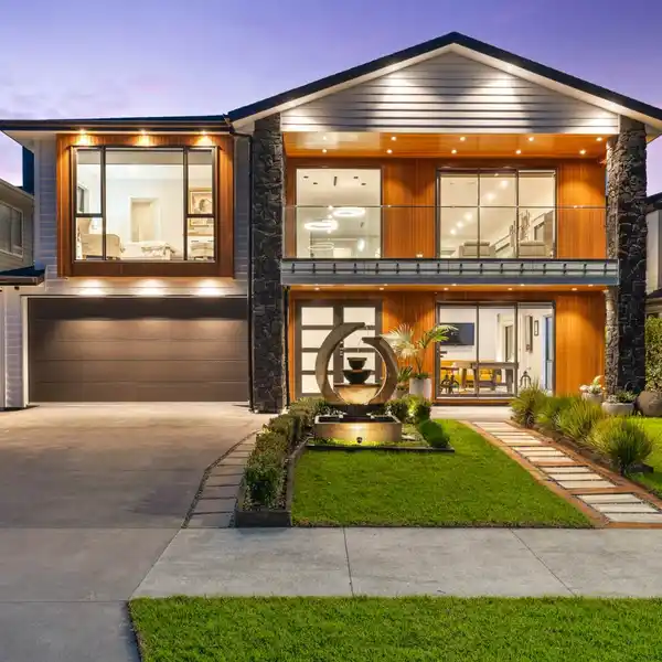 ARCHITECTURAL COASTAL HOME WITH PANORAMIC ESTUARY VIEWS