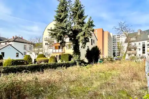 Building Plot Within Walking Distance to Schweizer Straße