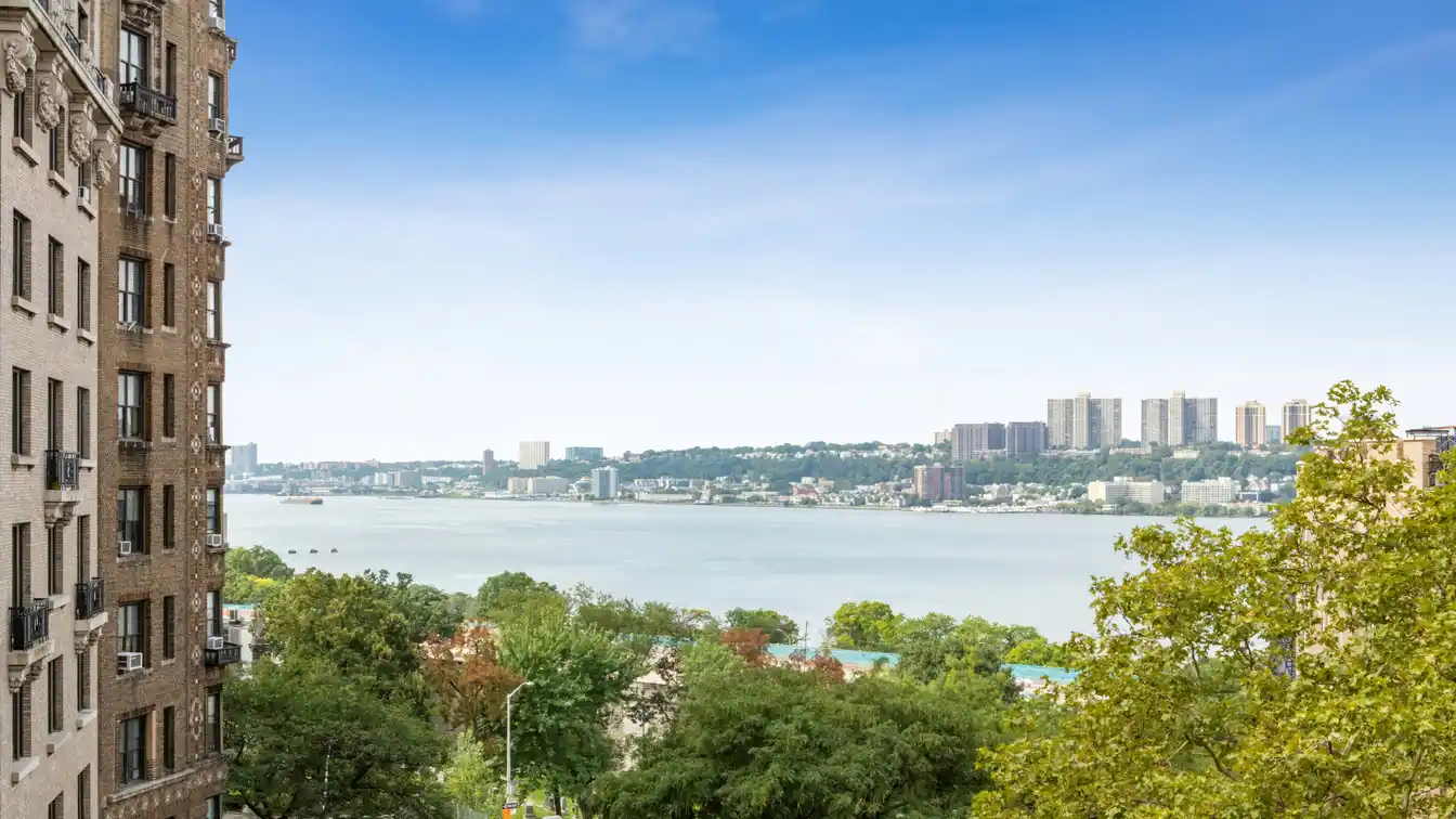 Fully Renovated Apartment at the Riviera