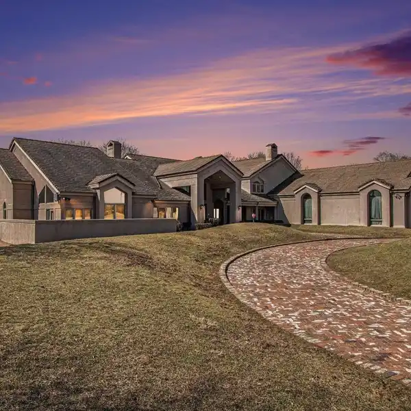 LUXURY LIVING AT ITS BEST