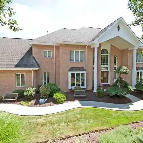 MAGNIFICENT GRAND ENTERTAINER’S HAVEN