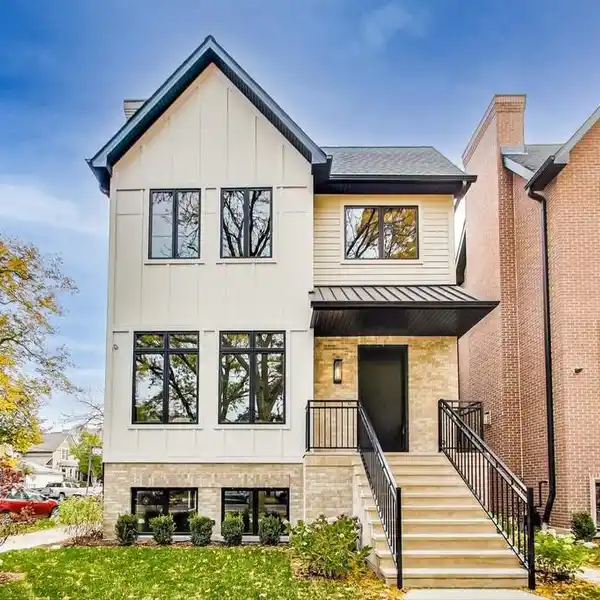 SUN-FILLED NEW CONSTRUCTION